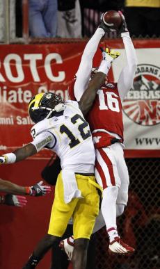 Stanley Jean-Baptiste interception